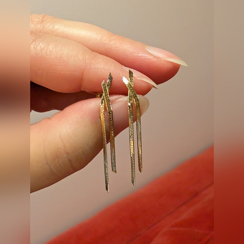 Vintage Elegant 14ct Gold Herringbone Chain Dangle Earrings